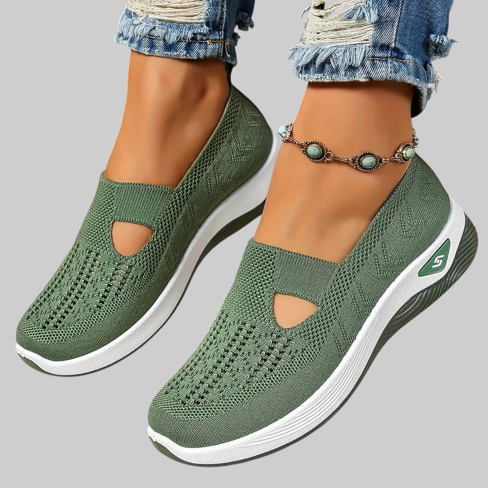 Николина – Удобни маратонки RelaxFit за комфортни разходки