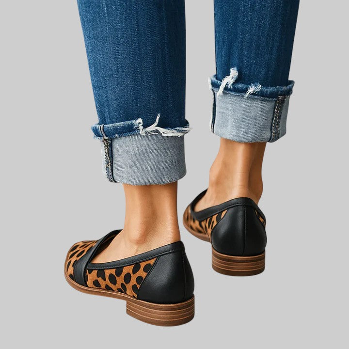 Ортопедични кожени мокасини Ягода за комфорт и поддръжка