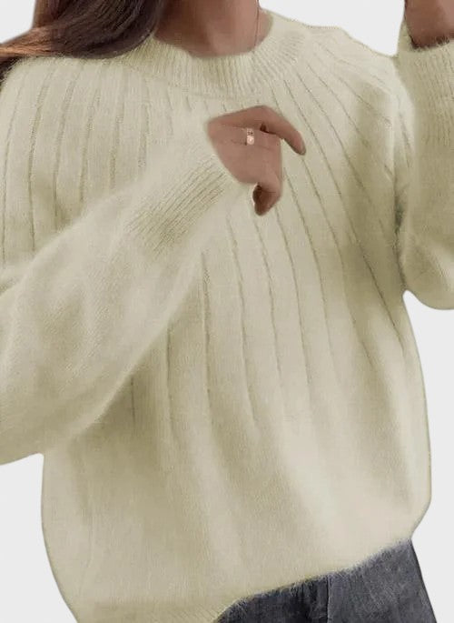 Камелия™ - Удобен пуловер с пухкава яка за стилен вид