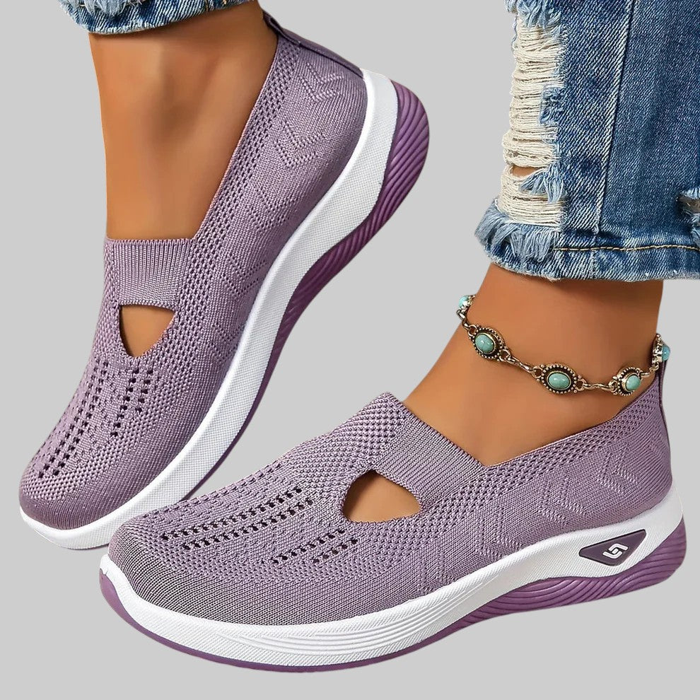 Николина – Удобни маратонки RelaxFit за комфортни разходки