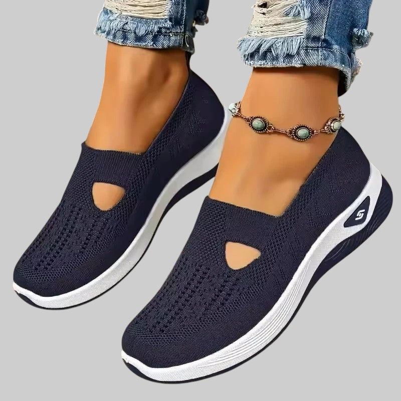 Николина – Удобни маратонки RelaxFit за комфортни разходки