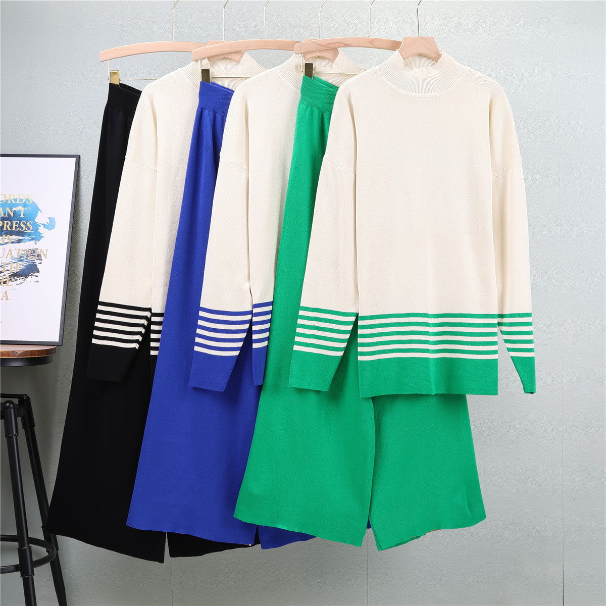 Lia® - Удобен бицветен сет с класическа стояща яка