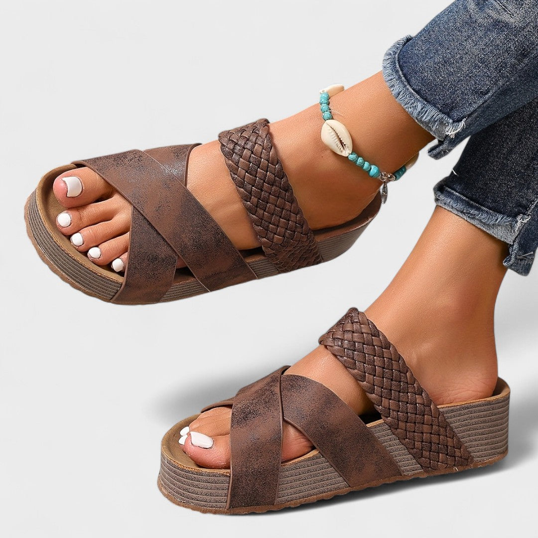 Бианка – Ортопедични винтидж сандали за комфорт и стил